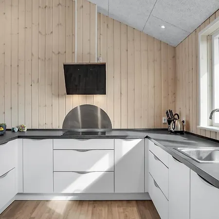 Dom wakacyjny Cozy In With Kitchen