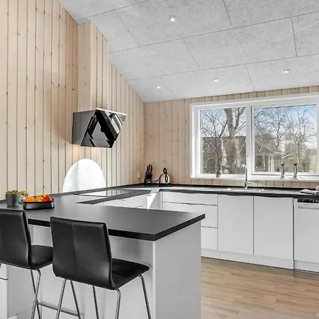 Dom wakacyjny Cozy In With Kitchen Grenå